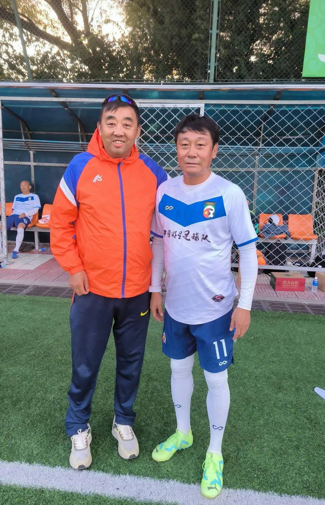 迪翁古司职防守型中场，今年曾代表塞内加尔参加U17世界杯，他将在2024年6月正式加盟切尔西。